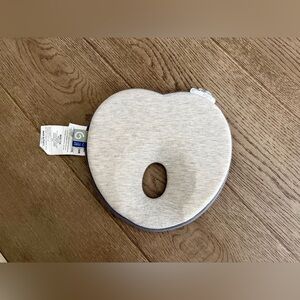 Like New! Babymoov Lovenest Organic Baby Infant Cushion/Pillow!
